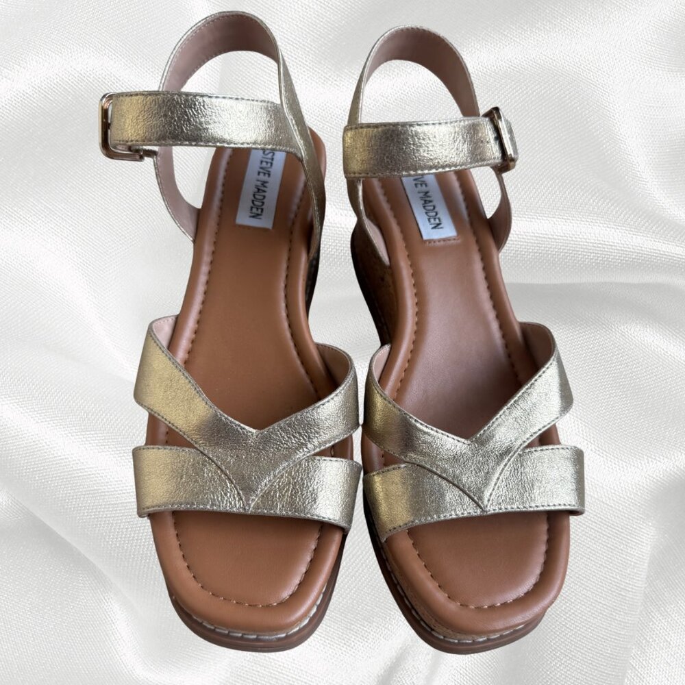 Steve Madden Gold Metallic Platform Sandals Size 8 Ankle Strap Leather EUC